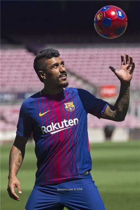 لاعب برشلونة يعلن اعتزاله بشكل رسمي